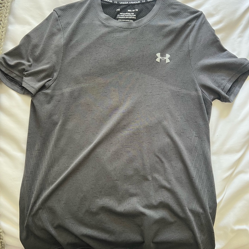 Under Armour Men's Gray T-Shirt